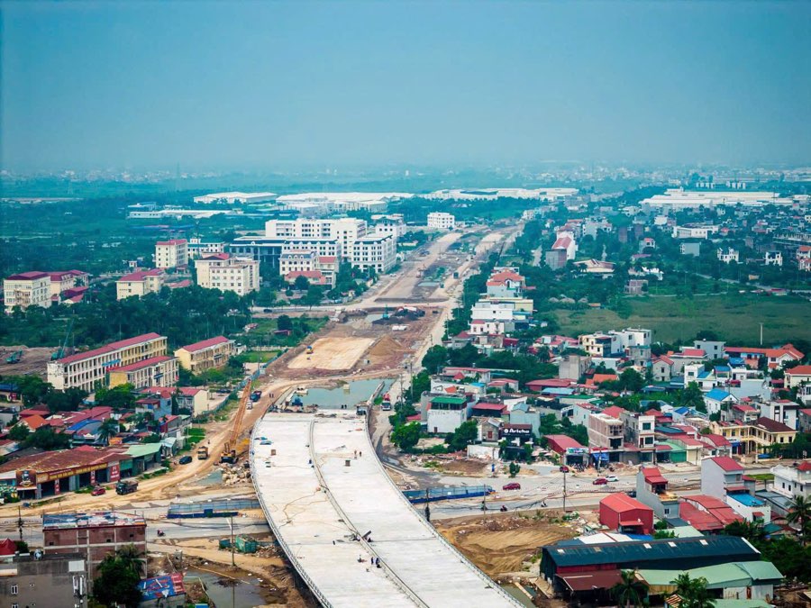 Cầu vượt đang thi công